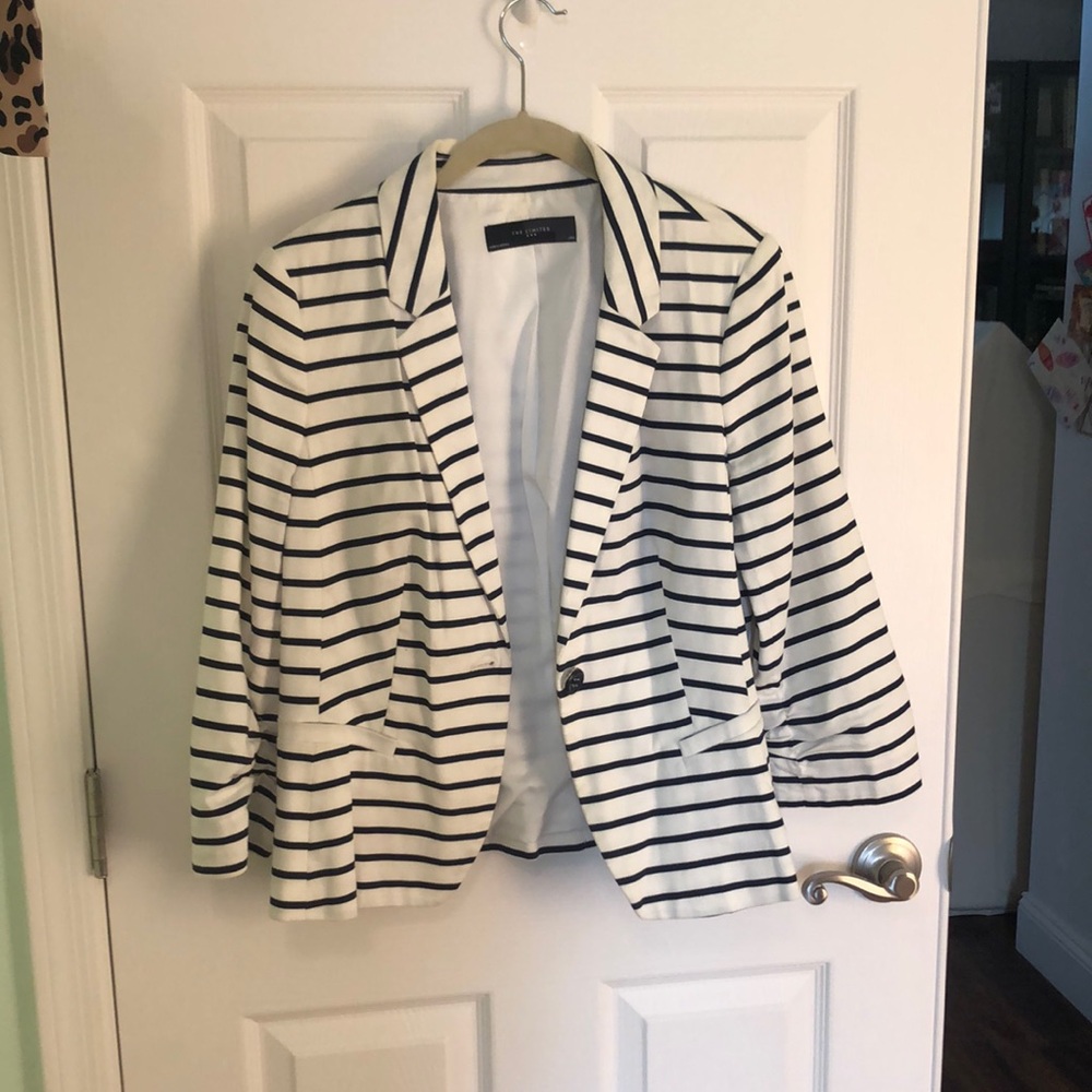 The Limited 3/4 length sleeve suit jacket